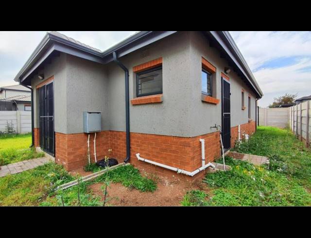 3 BEDROOM HOUSE FOR SALE IN ALBERTSDAL